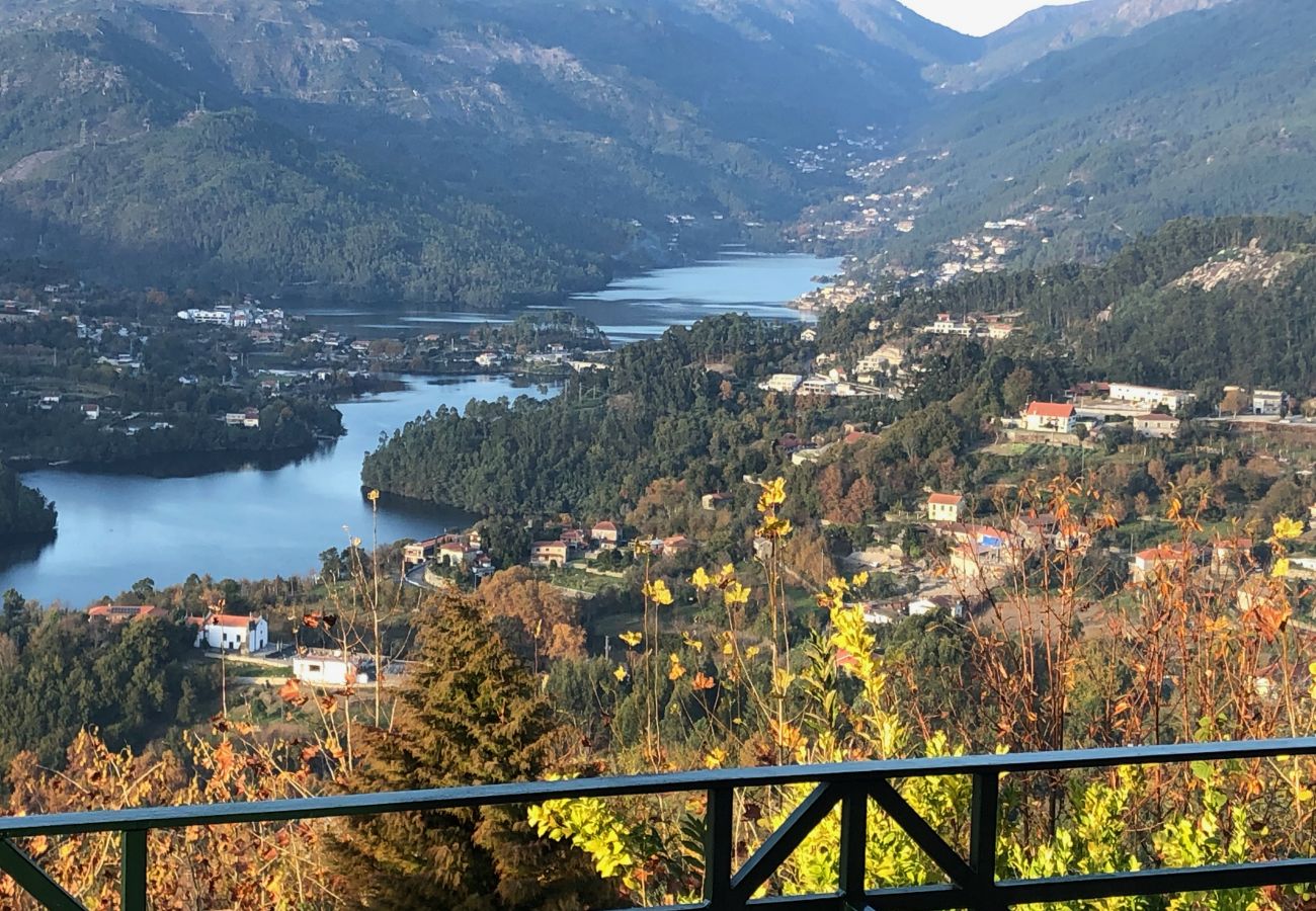 Villa em Gerês - Casa com piscina privada e vistas fantásticas para o Gerês 