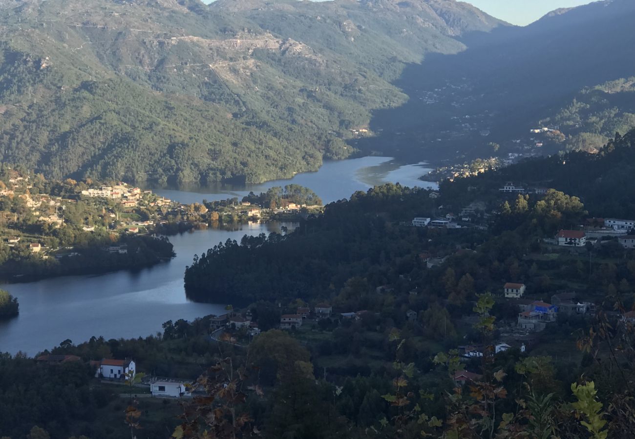 Villa em Gerês - Casa com piscina privada e vistas fantásticas para o Gerês 