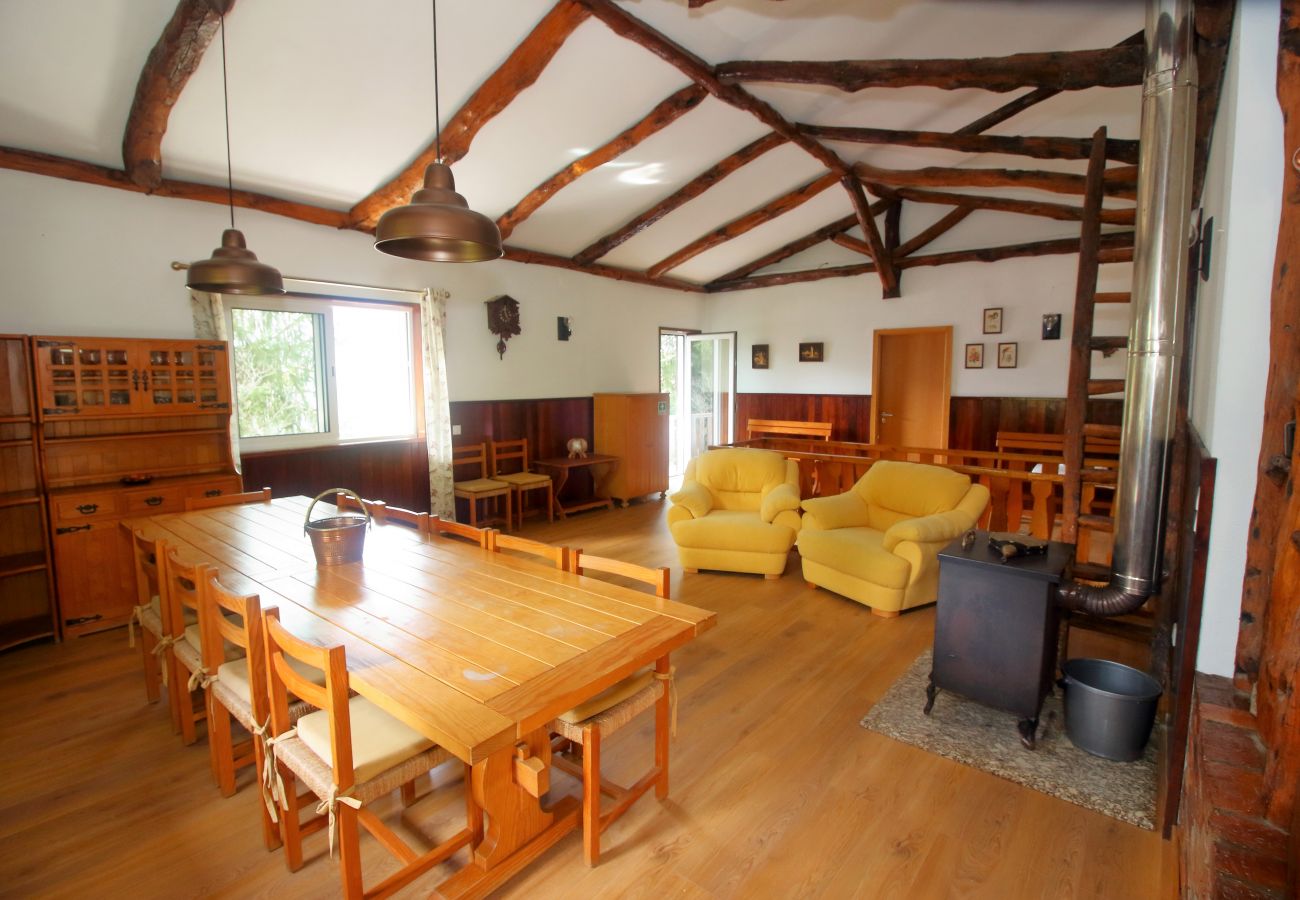 Casa em Gerês - Casa com piscina privada e campo de ténis no Gerês