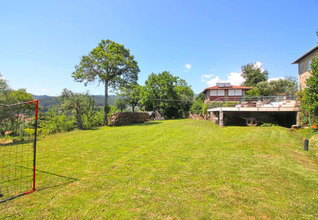 Casa rural em Terras de Bouro - Villa com piscina privada perto do Gerês