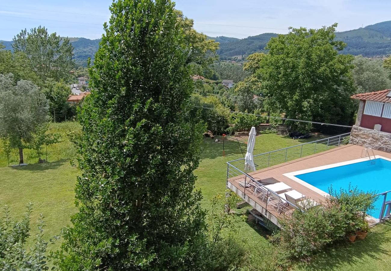 Casa rural em Terras de Bouro - Villa com piscina privada perto do Gerês