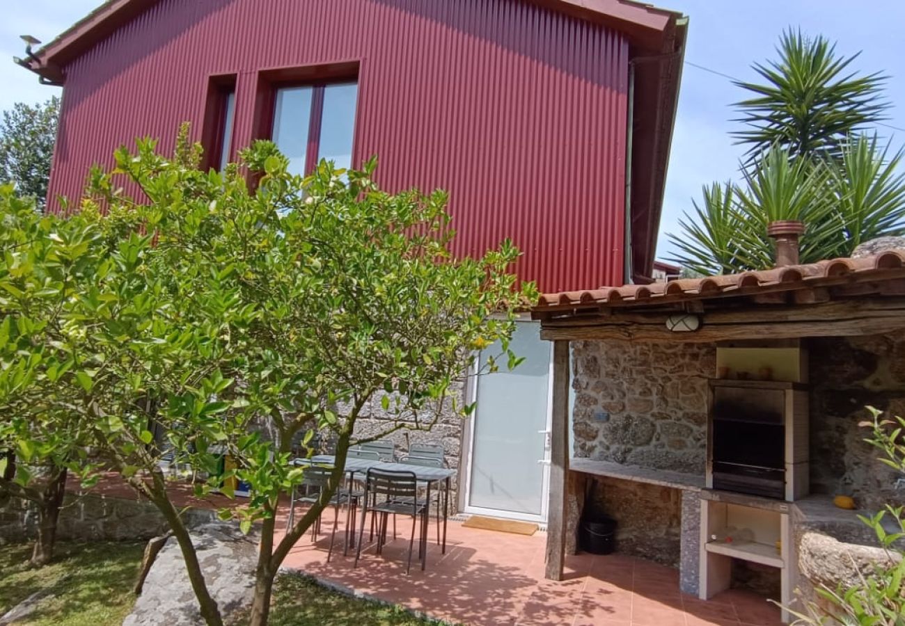 Casa rural em Terras de Bouro - Villa com piscina privada perto do Gerês