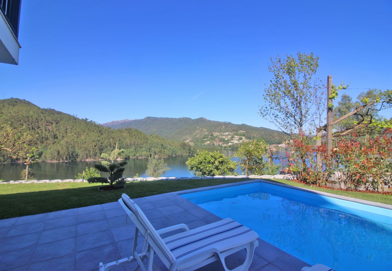 Casa em Gerês - Casa com vistas fantásticas para a Serra do Gerês