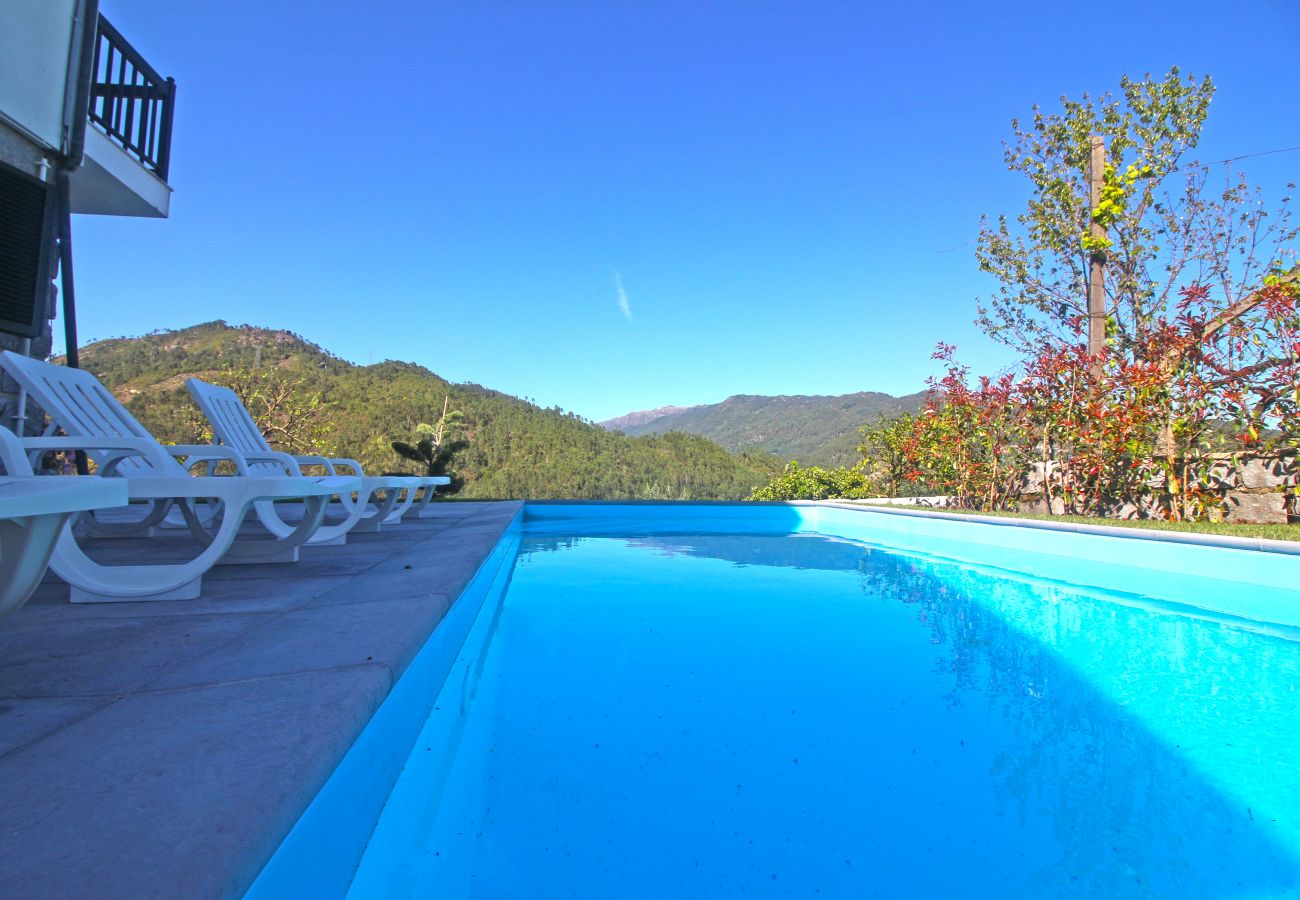 Casa em Gerês - Casa com vistas fantásticas para a Serra do Gerês