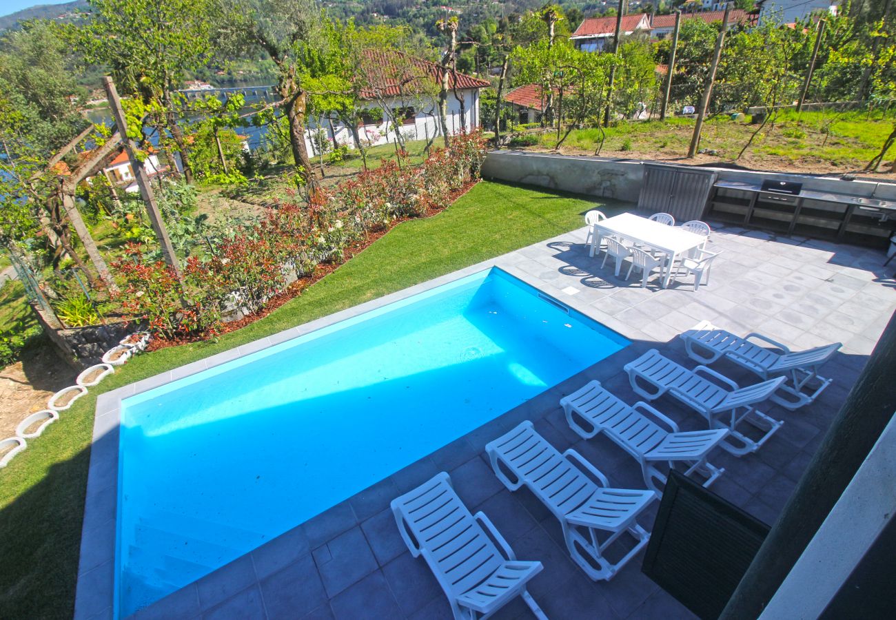 Casa em Gerês - Casa com vistas fantásticas para a Serra do Gerês