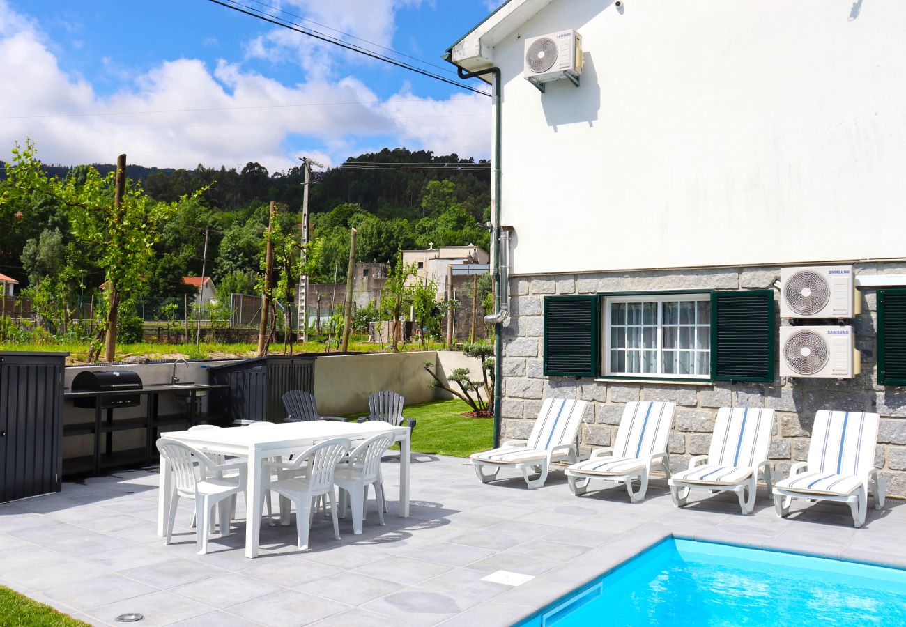 Casa em Gerês - Casa com vistas fantásticas para a Serra do Gerês