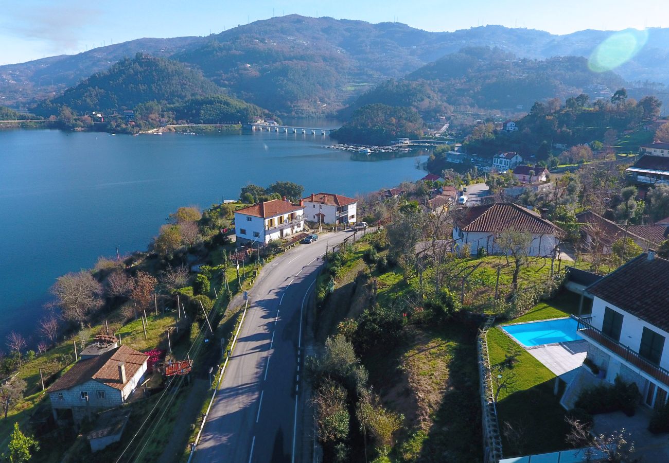 Casa em Gerês - Casa com vistas fantásticas para a Serra do Gerês