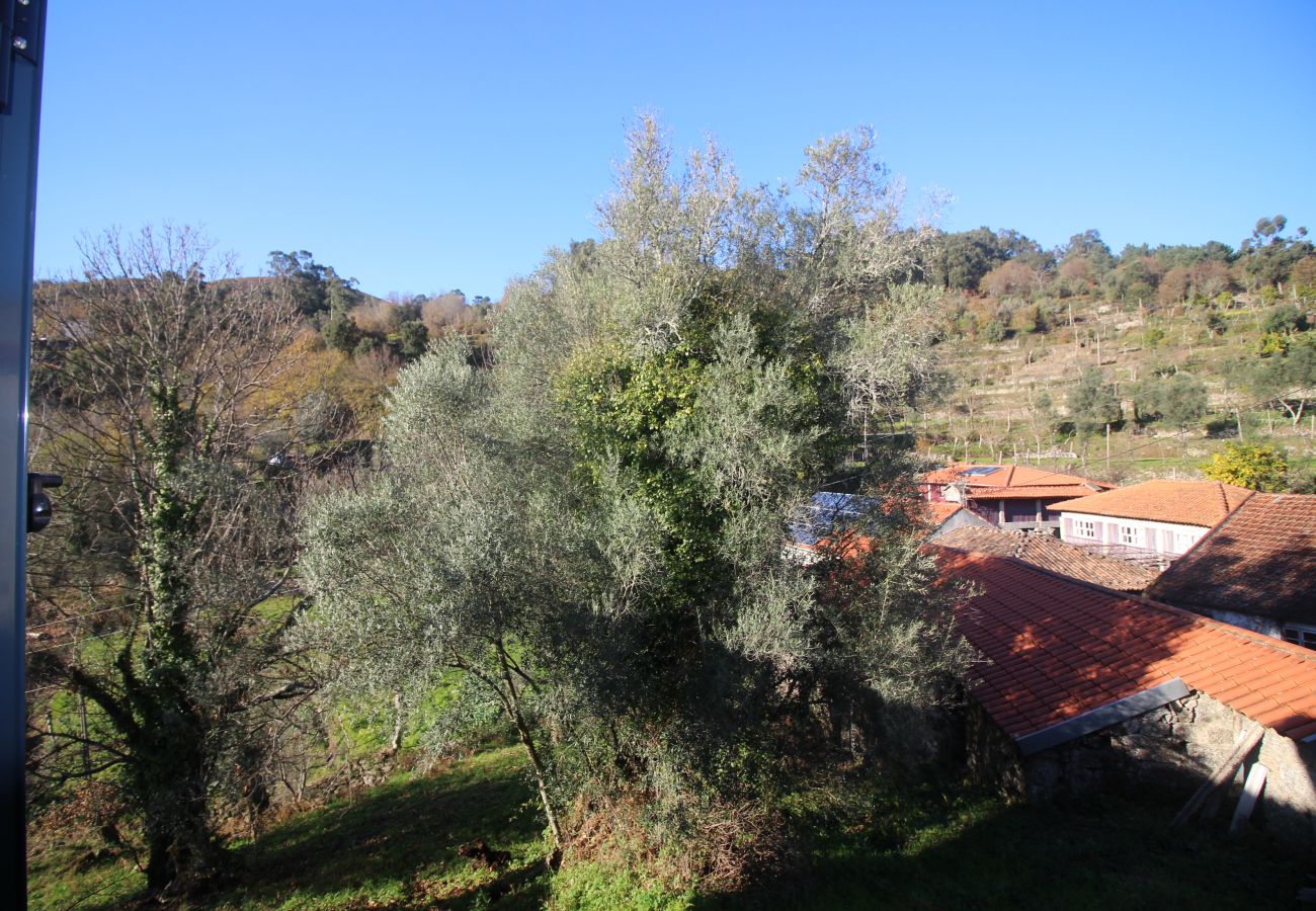 Casa rural em Gerês - Casa moderna com piscina privada perto do Gerês