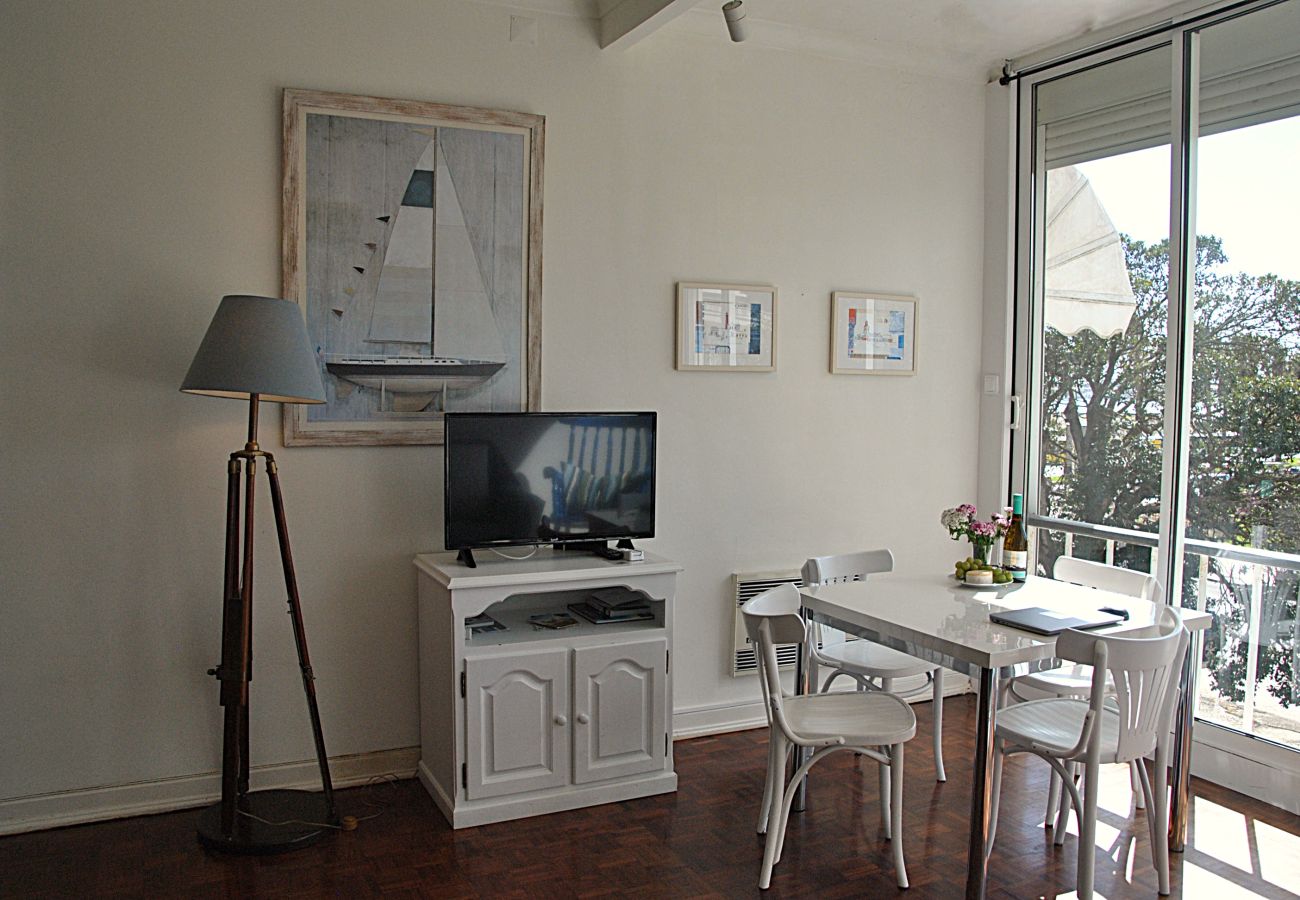 Estúdio em Estoril - RENT4REST ESTORIL BEACHFRONT APARTMENT - STUDIO