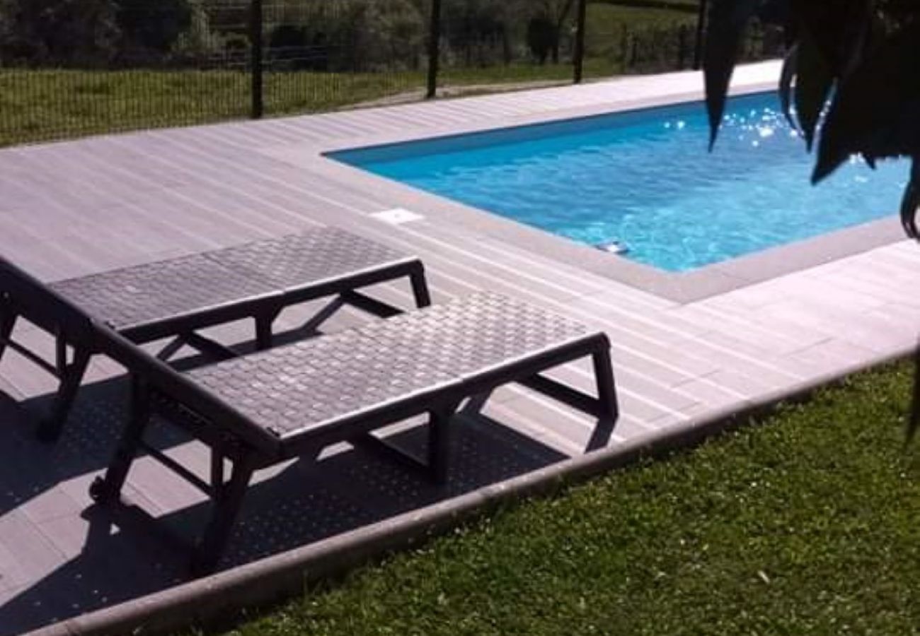 Casa em Terras de Bouro - Casa com piscina privada e vista montanha perto do Gerês