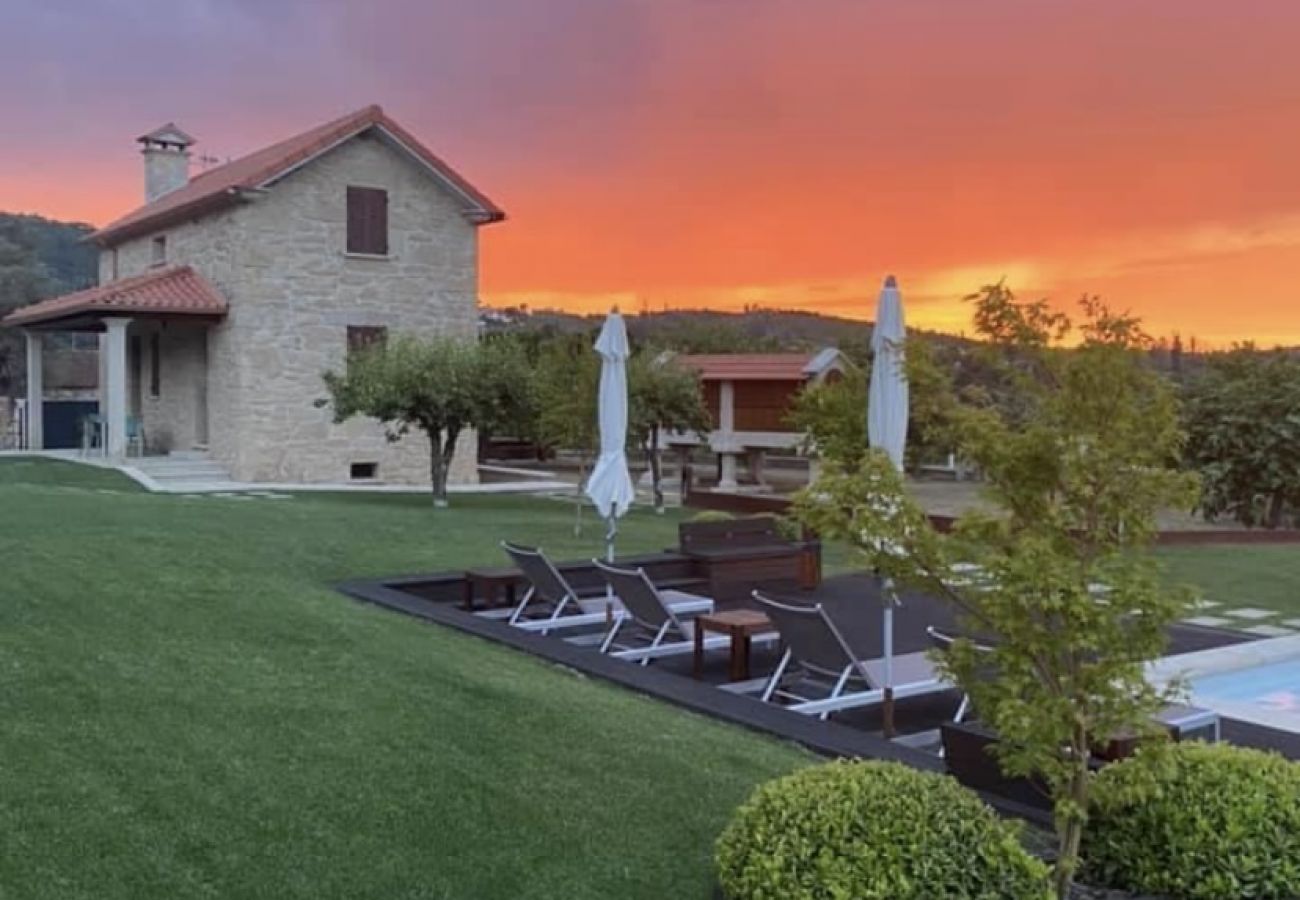 Casa rural em Monção - Terrada, casa com piscina em Monção