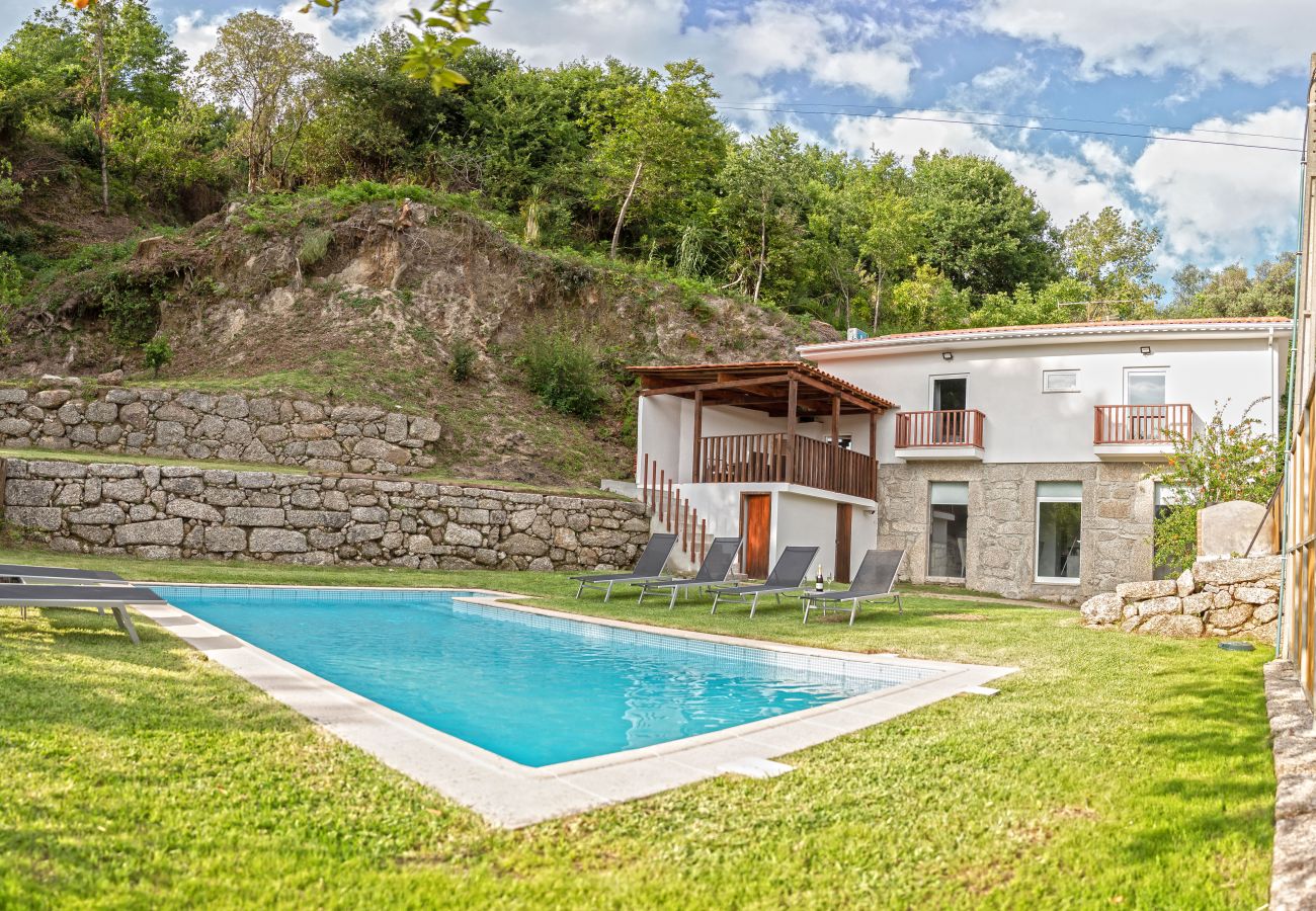 Villa em Gerês - Villa de luxo com piscina privada