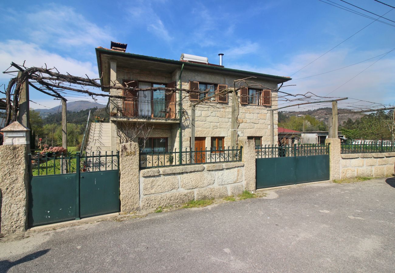 Apartamento em Terras de Bouro - Casa acolhedora perto do Gerês