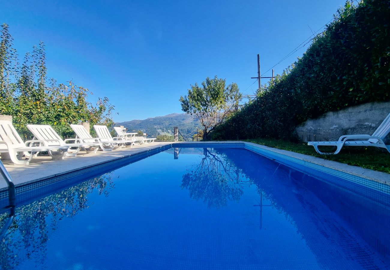 Casa em Terras de Bouro - Casa para 8 pessoas com piscina privada perto do Gerês