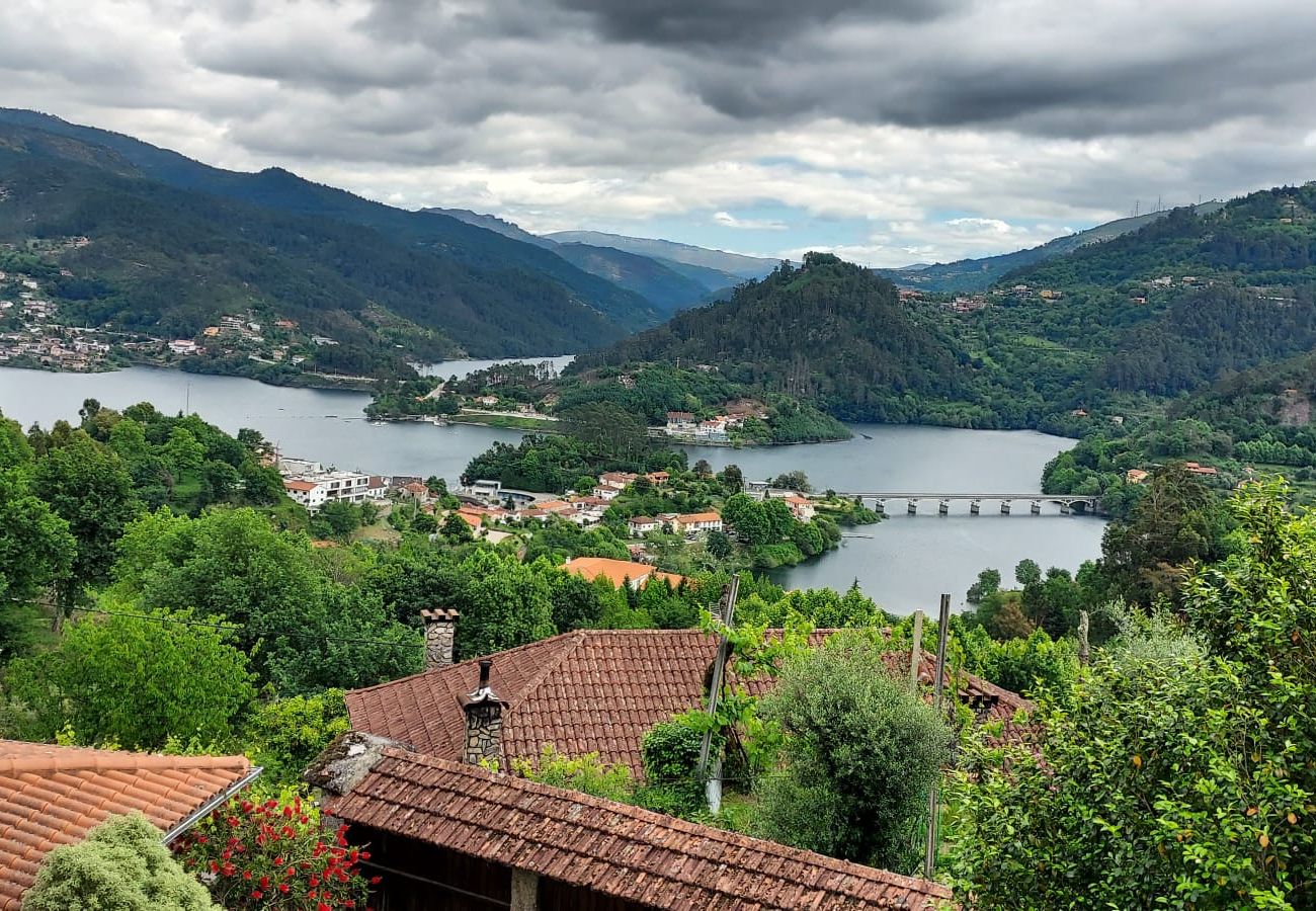 Casa rural em Gerês - Casa Rural para 8 pessoas