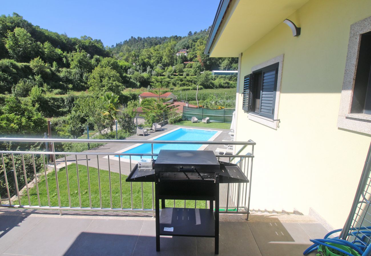 Casa em Gerês - Casa moderna com piscina no Gerês