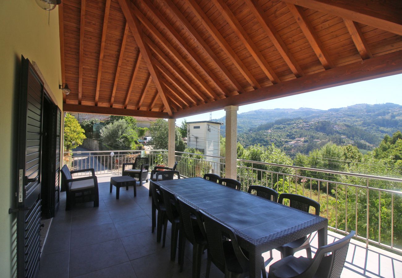 Casa em Gerês - Casa moderna com piscina no Gerês