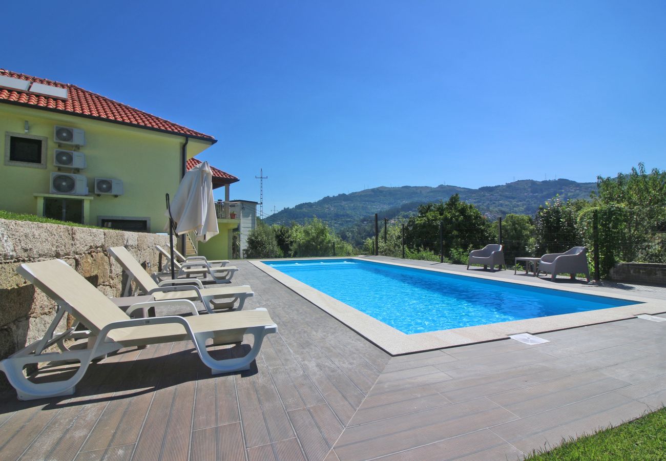 Casa em Gerês - Casa moderna com piscina no Gerês