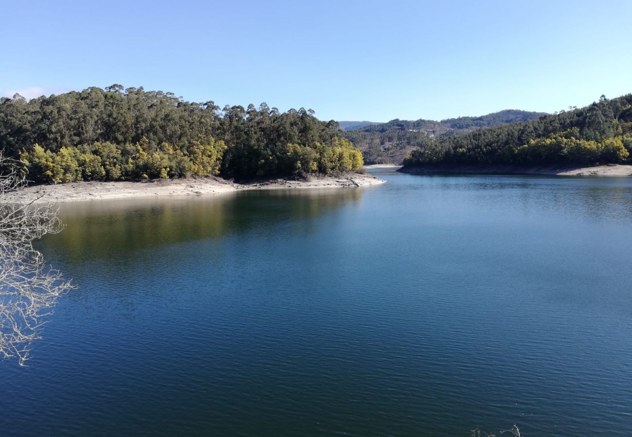 Alojamento de turismo rural em Vieira do Minho - Casa da Laranjeira Turismo Rural - pet friendly e piscina privada