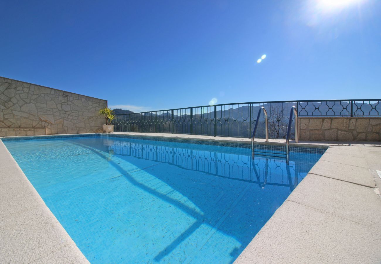 Casa rural em Gerês - Casa na aldeia com piscina privada