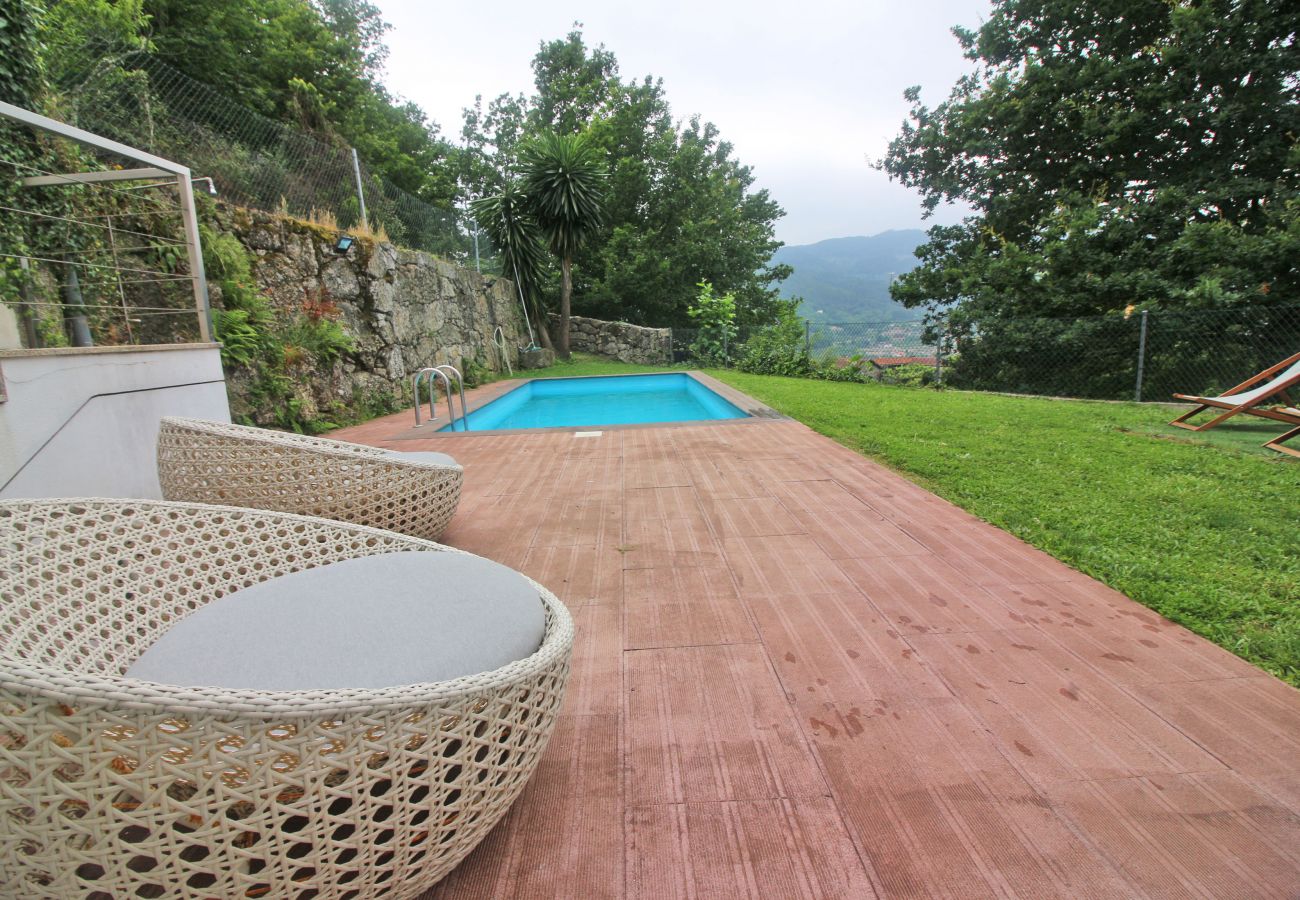 Villa em Vieira do Minho - Casa com piscina e vista fantásticas - Gerês