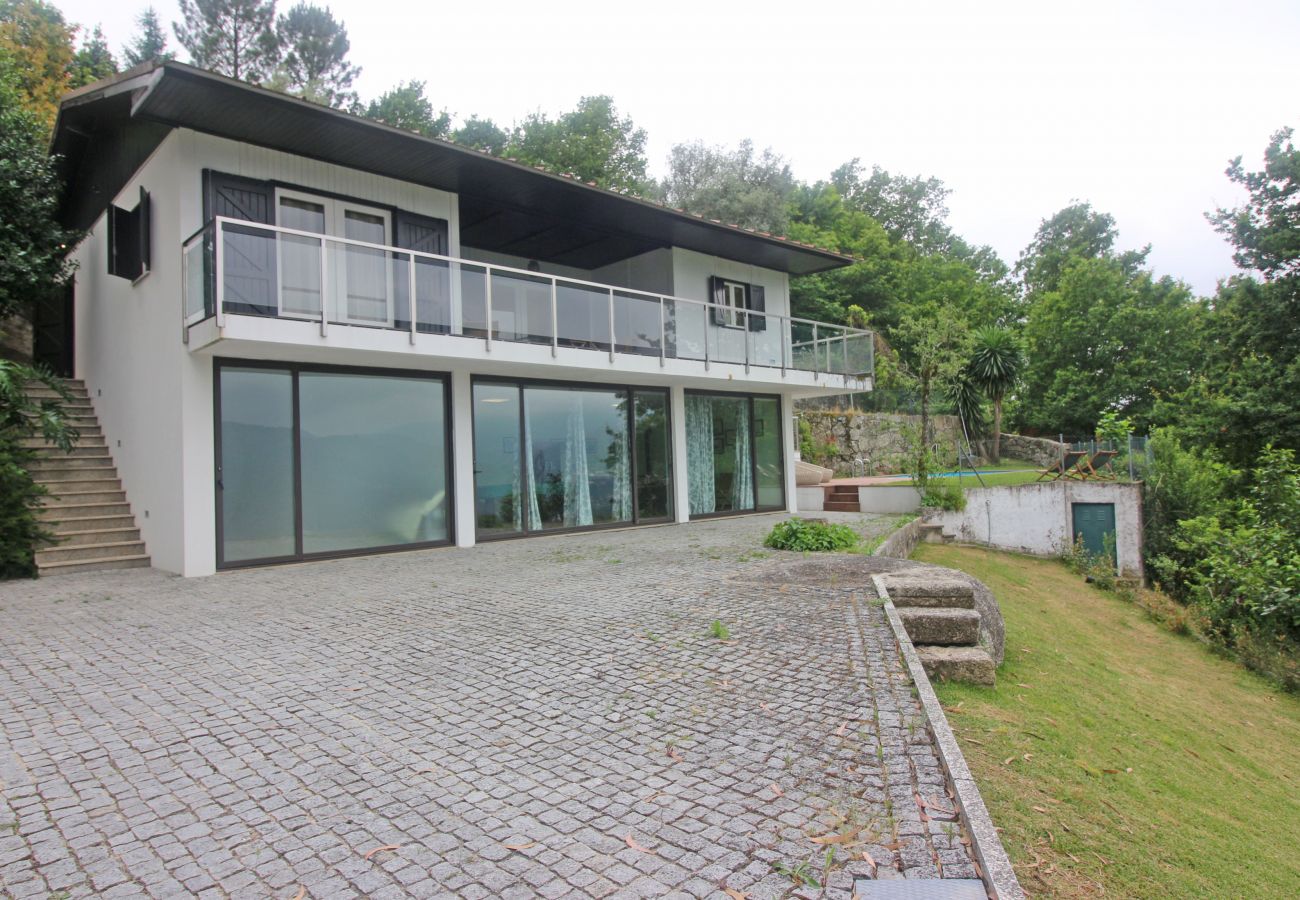 Villa em Vieira do Minho - Casa com piscina e vista fantásticas - Gerês