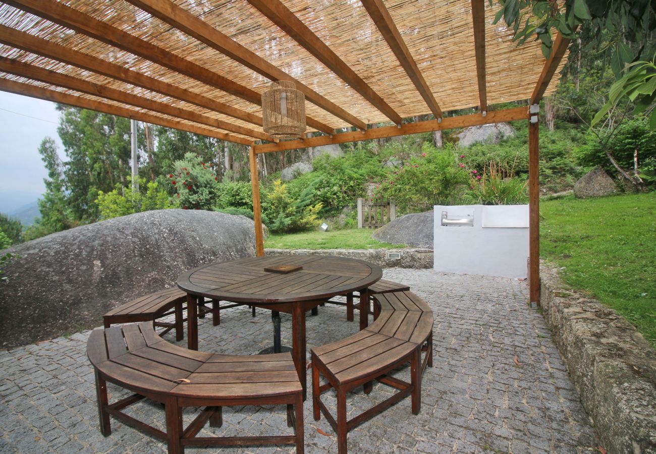 Villa em Vieira do Minho - Casa com piscina e vista fantásticas - Gerês