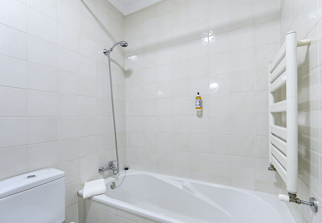 Apartamento em Braga - Casa Cecília Ap c/ Varanda - Sé Apartamentos