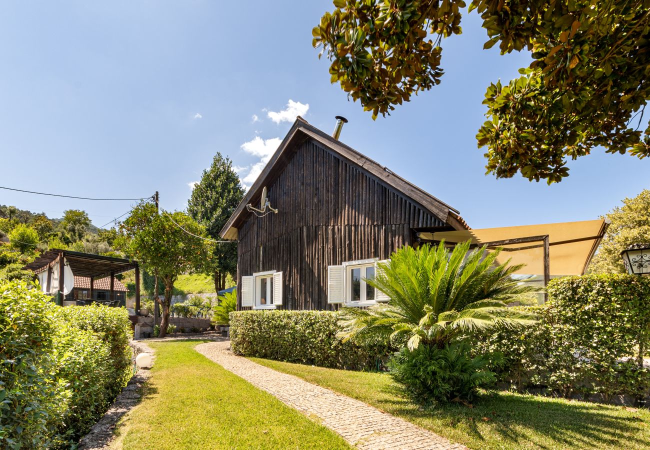 Chalet em Gerês - Sé Apartamentos *Chalé da Caniçada*