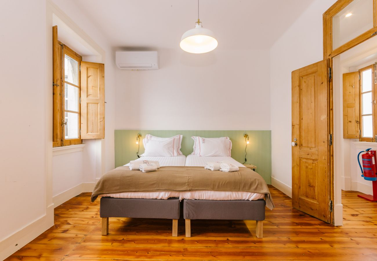 Apartamento em Lisboa - NEW!  RENT4REST CASTLE VIEW FAMILY & FRIENDS BAIRRO ALTO