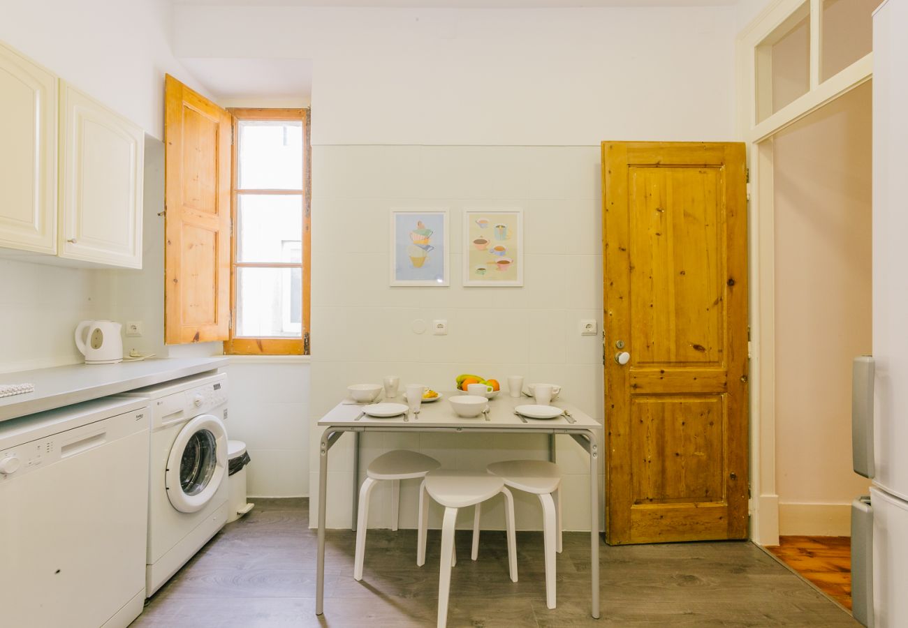 Apartamento em Lisboa - NEW!  RENT4REST CASTLE VIEW FAMILY & FRIENDS BAIRRO ALTO