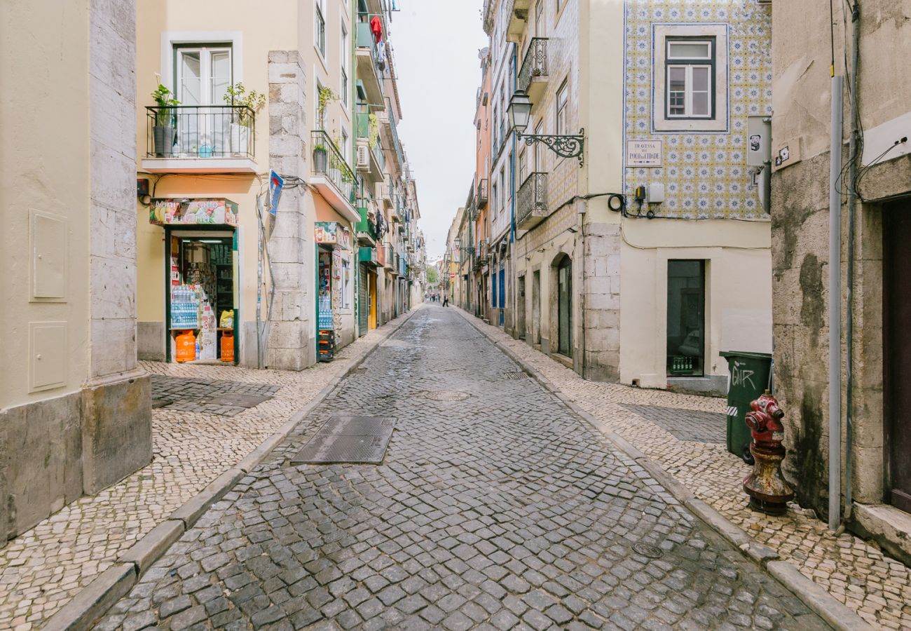 Apartamento em Lisboa - NEW!  RENT4REST CASTLE VIEW FAMILY & FRIENDS BAIRRO ALTO