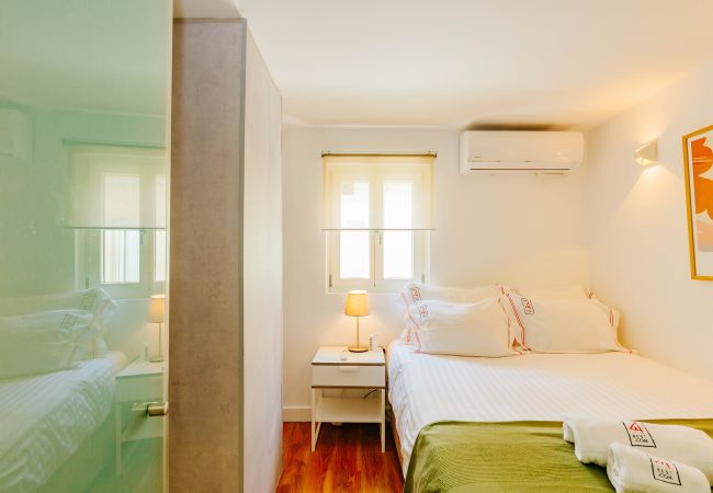 Apartment in Lisboa - L4.2 - BAIRRO ALTO CHARMING 1 BEDROOM APARTMENT Apartment in Lisboa - L4.2 - BAIRRO ALTO CHARMING 1 BEDROOM APARTMENT