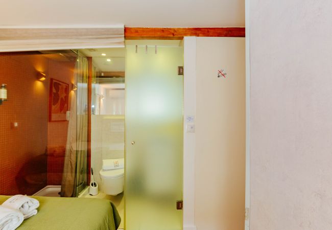 Apartment in Lisboa - L4.2 - BAIRRO ALTO CHARMING 1 BEDROOM APARTMENT Apartment in Lisboa - L4.2 - BAIRRO ALTO CHARMING 1 BEDROOM APARTMENT