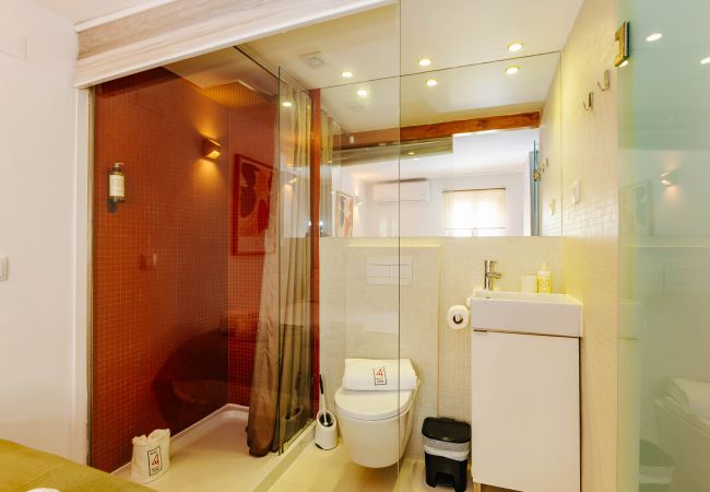 Apartment in Lisboa - L4.2 - BAIRRO ALTO CHARMING 1 BEDROOM APARTMENT Apartment in Lisboa - L4.2 - BAIRRO ALTO CHARMING 1 BEDROOM APARTMENT