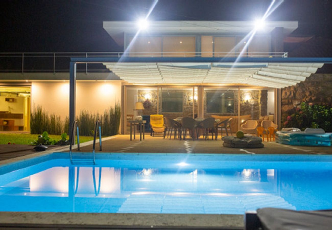 Villa in Vieira do Minho - Private villa deluxe with pool and jacuzzi