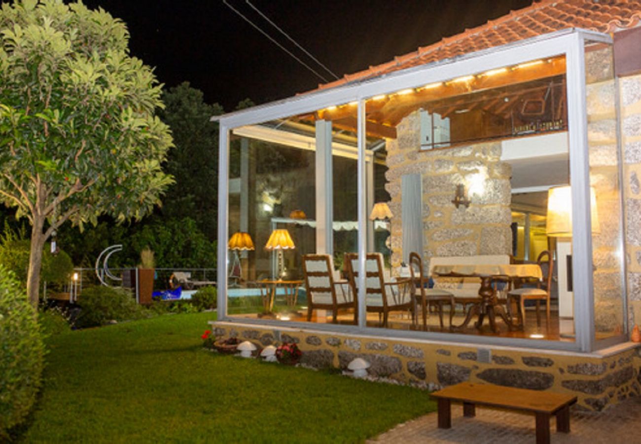 Villa in Vieira do Minho - Private villa deluxe with pool and jacuzzi