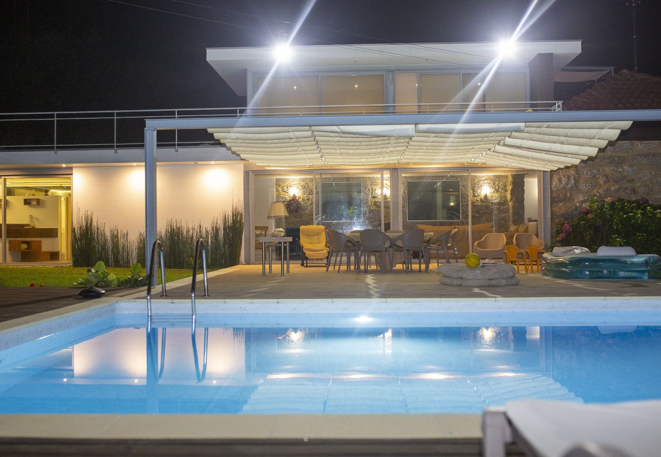 Villa in Vieira do Minho - Private villa deluxe with pool and jacuzzi