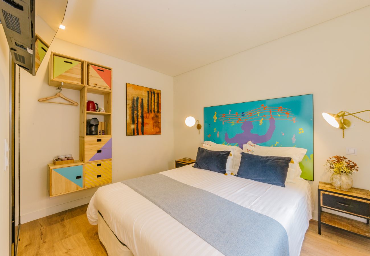 Rent by room in Lisbon - BAIRRO ALTO MUSIC GUEST HOUSE BEETHOVEN