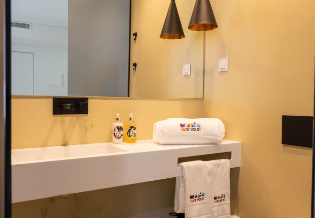 Rent by room in Lisboa - A0.1 C SCHUBERT MUSIC GUEST HOUSE Rent by room in Lisboa - A0.1 C SCHUBERT MUSIC GUEST HOUSE