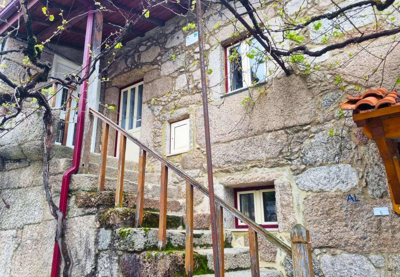 Cottage in Gerês - rural house in Geres for 4 people with fireplace