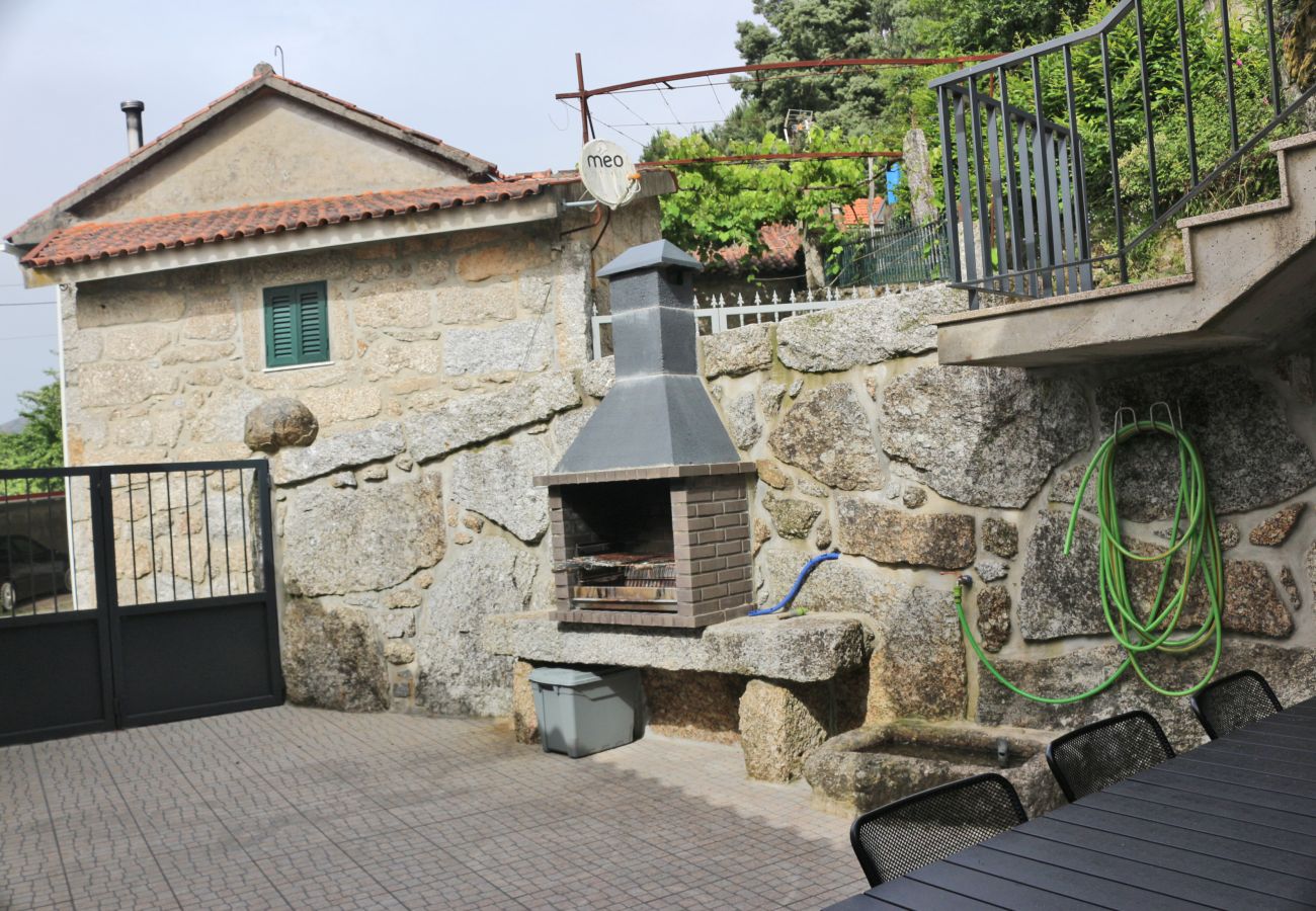 Cottage in Gerês - Rural house with air conditioning in Gerês