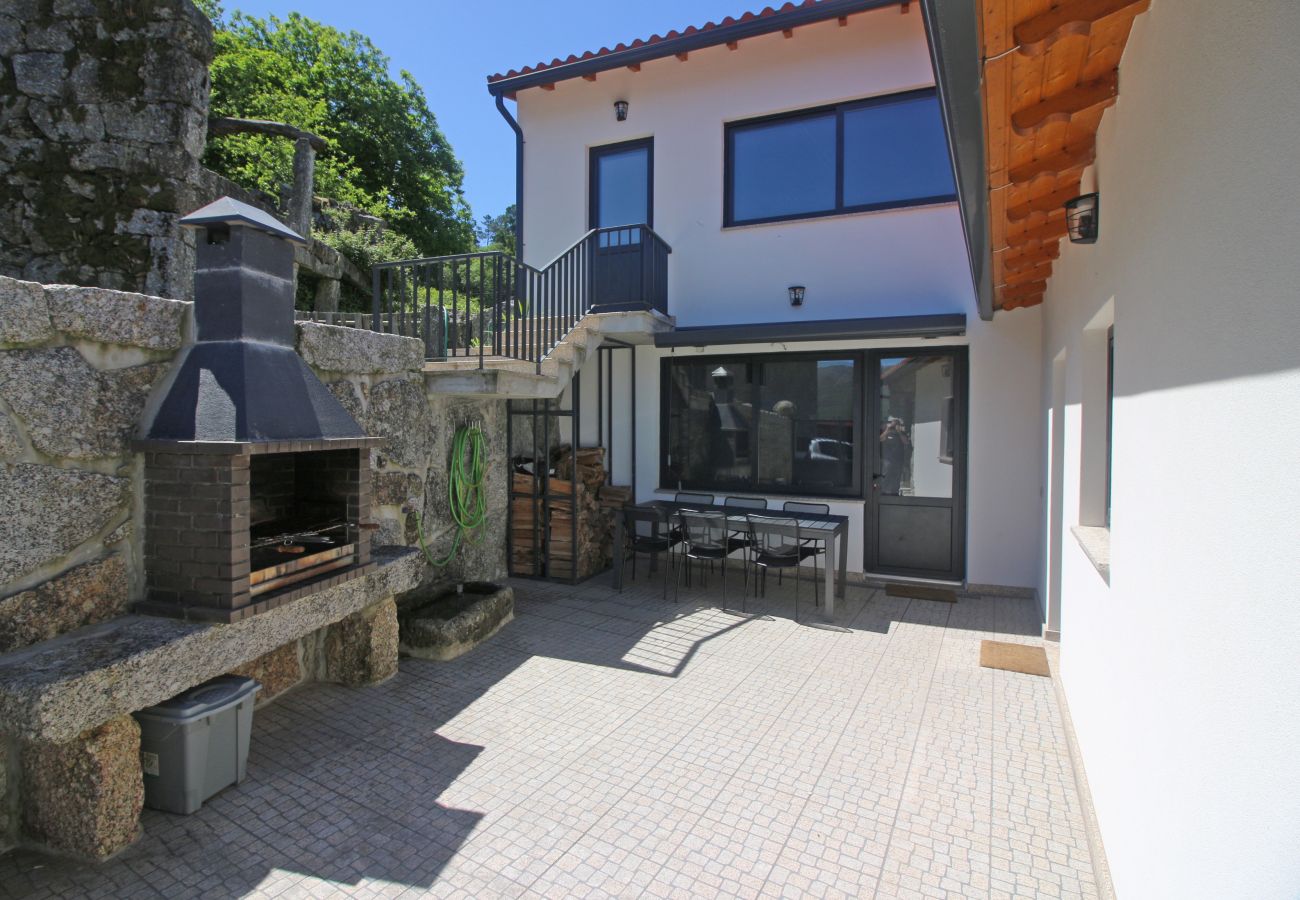 Cottage in Gerês - House in Gerês with fireplace