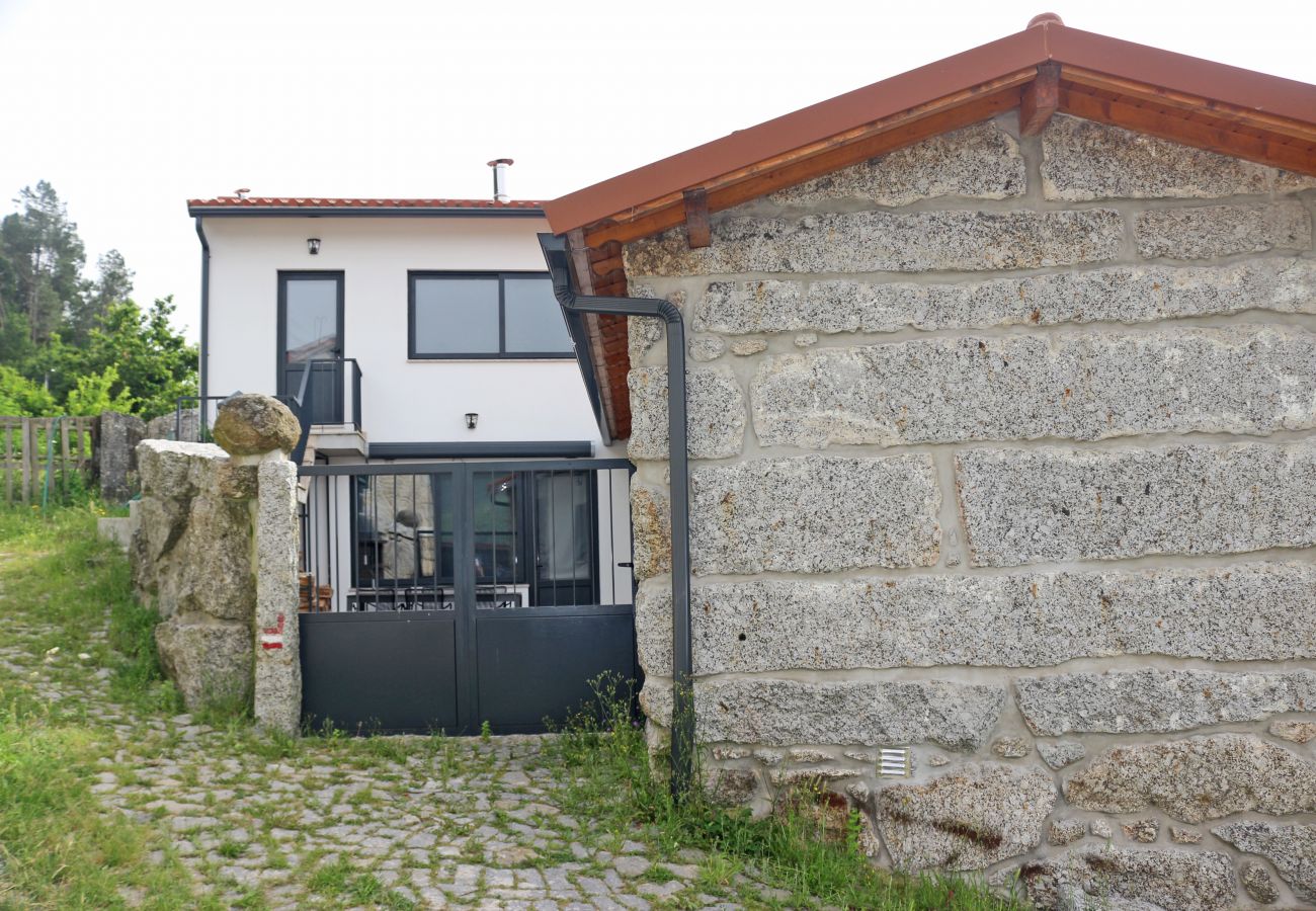 Cottage in Gerês - House in Gerês with fireplace