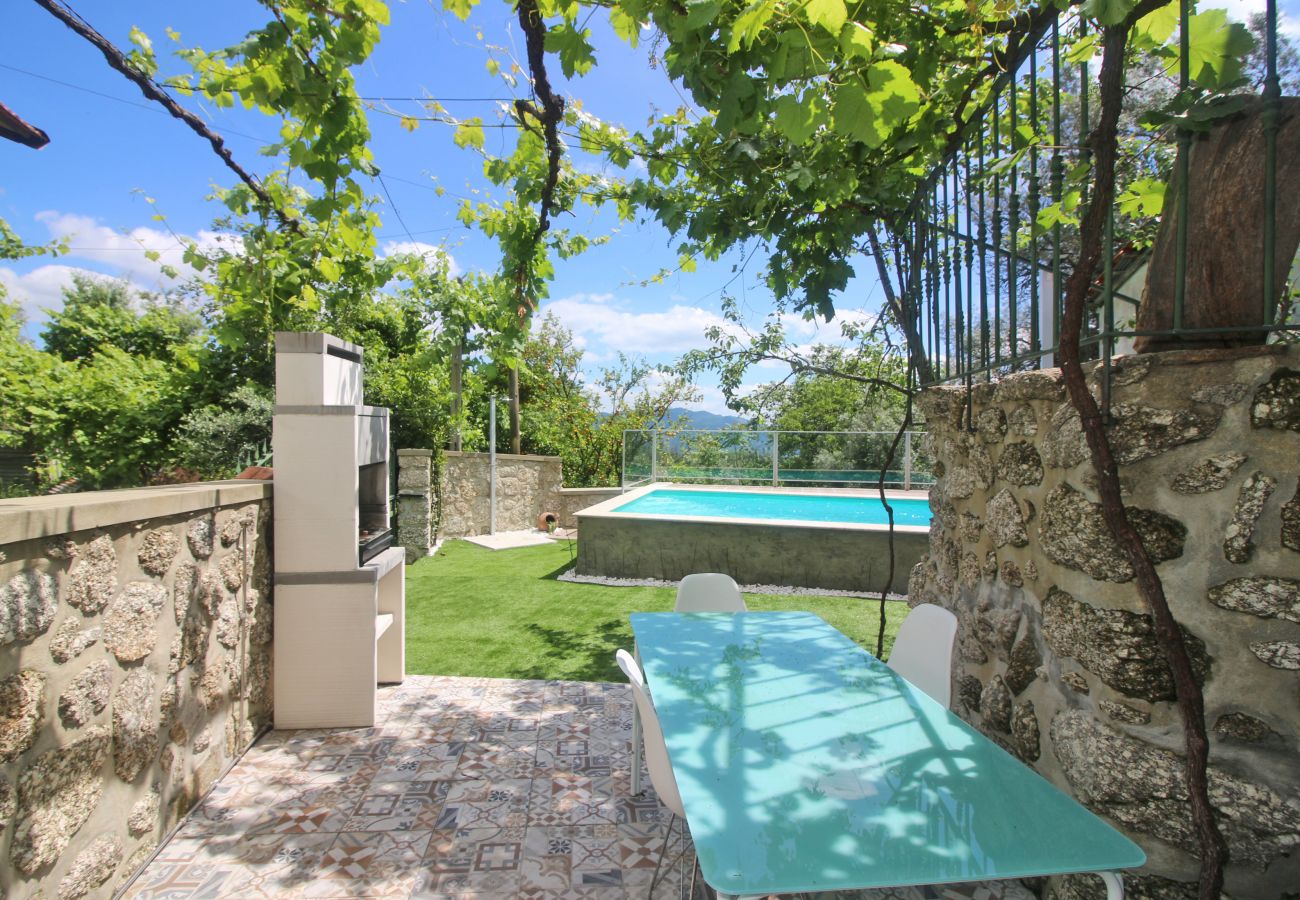 Cottage in Terras de Bouro - Rural house with swimming pool