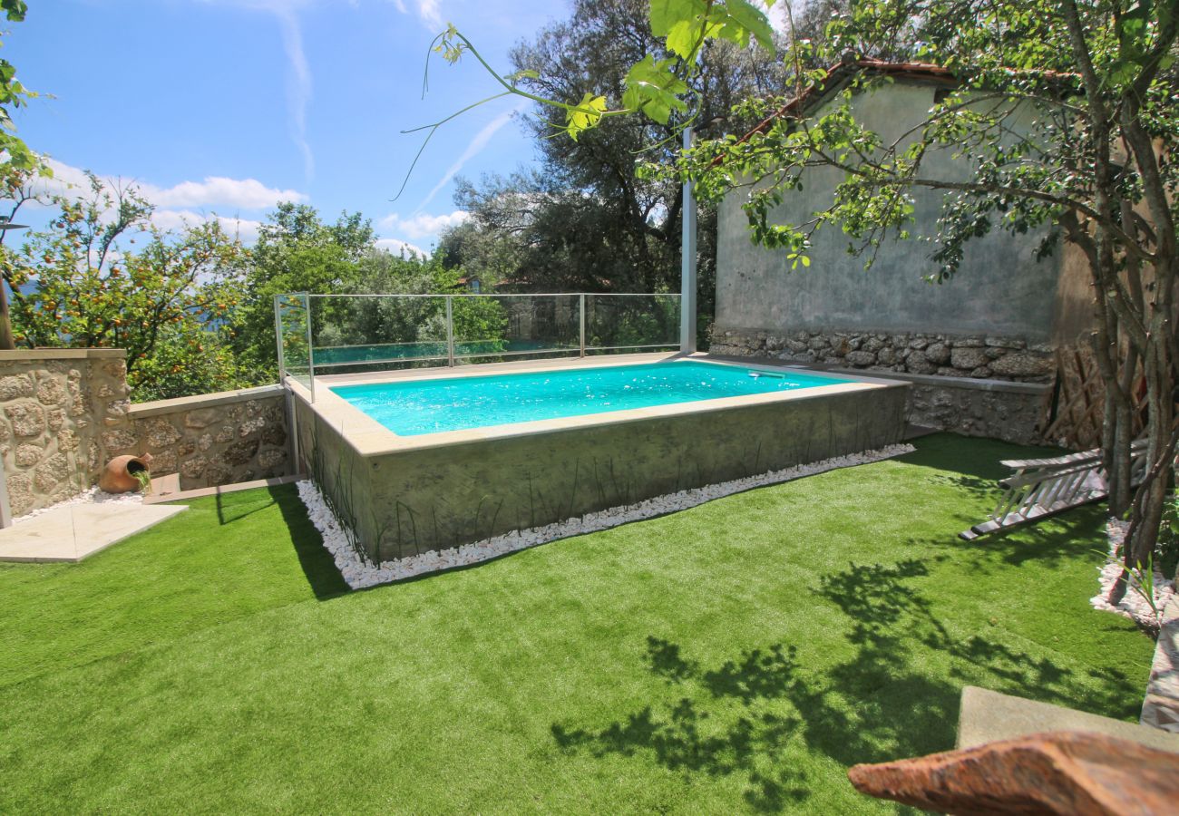 Cottage in Terras de Bouro - Rural house with swimming pool