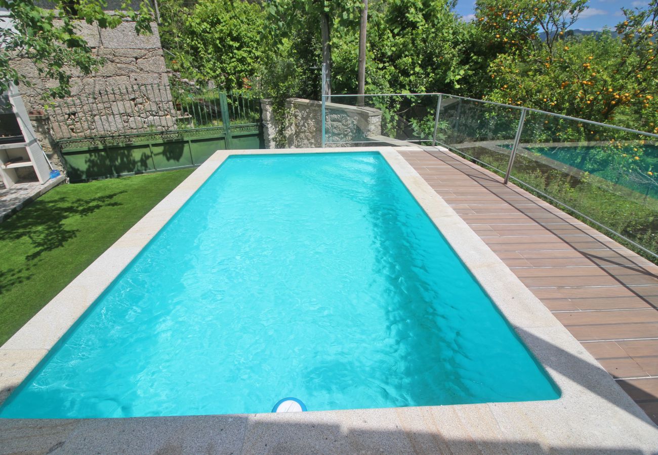 Cottage in Terras de Bouro - Rural house with swimming pool