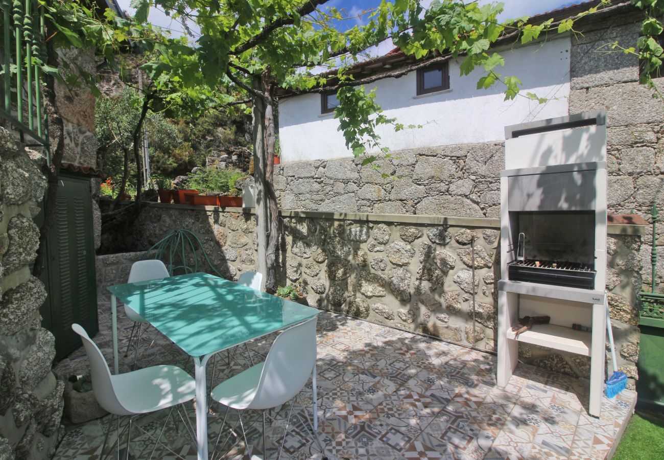 Cottage in Terras de Bouro - Rural house with swimming pool