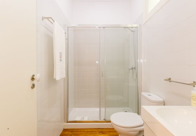 Apartment in Lisboa - L4.4- CASTLE VIEW FAMILY & FRIENDS BAIRRO ALTO Apartment in Lisboa - L4.4- CASTLE VIEW FAMILY & FRIENDS BAIRRO ALTO