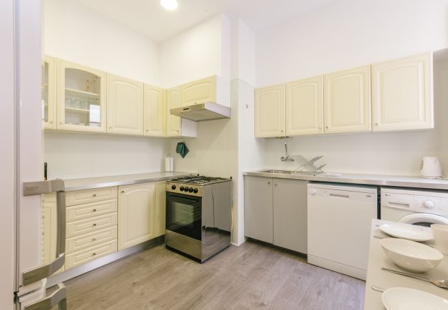 Apartment in Lisboa - L4.4- CASTLE VIEW FAMILY & FRIENDS BAIRRO ALTO Apartment in Lisboa - L4.4- CASTLE VIEW FAMILY & FRIENDS BAIRRO ALTO